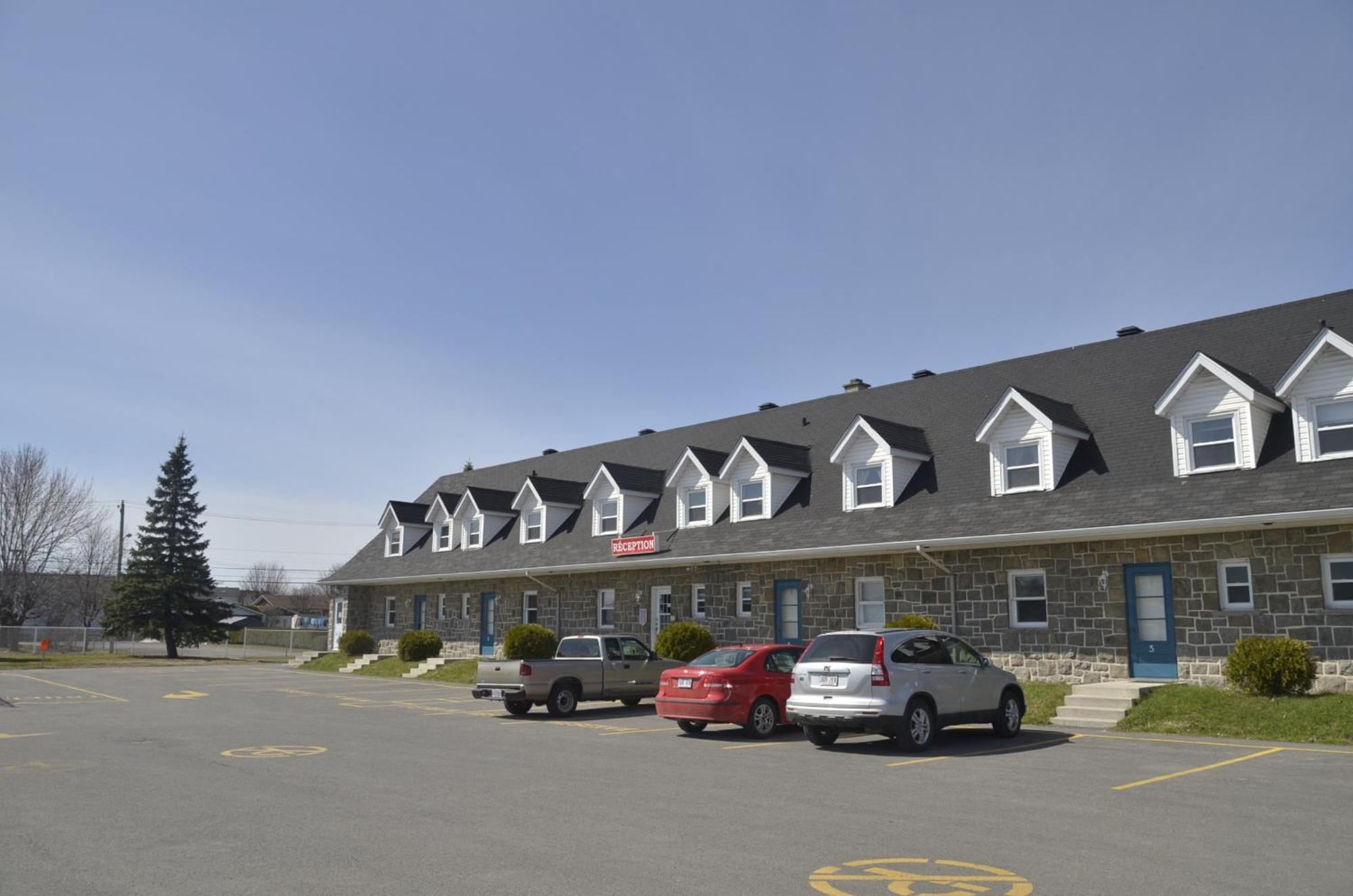 Motel Grande Ile Salaberry-de-Valleyfield Exterior foto